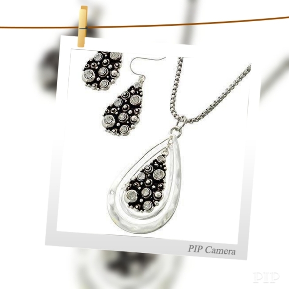 Triple Teardrop Necklace Set - Picture 1 of 4